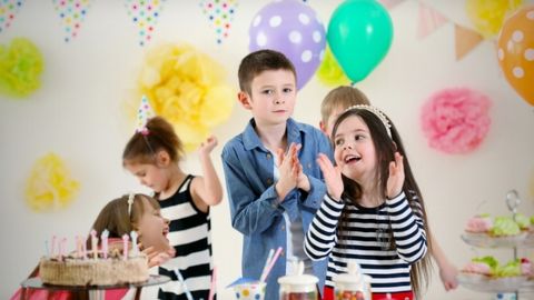 W co ubrać dziecko na wiosenną imprezę? Trendy 2026