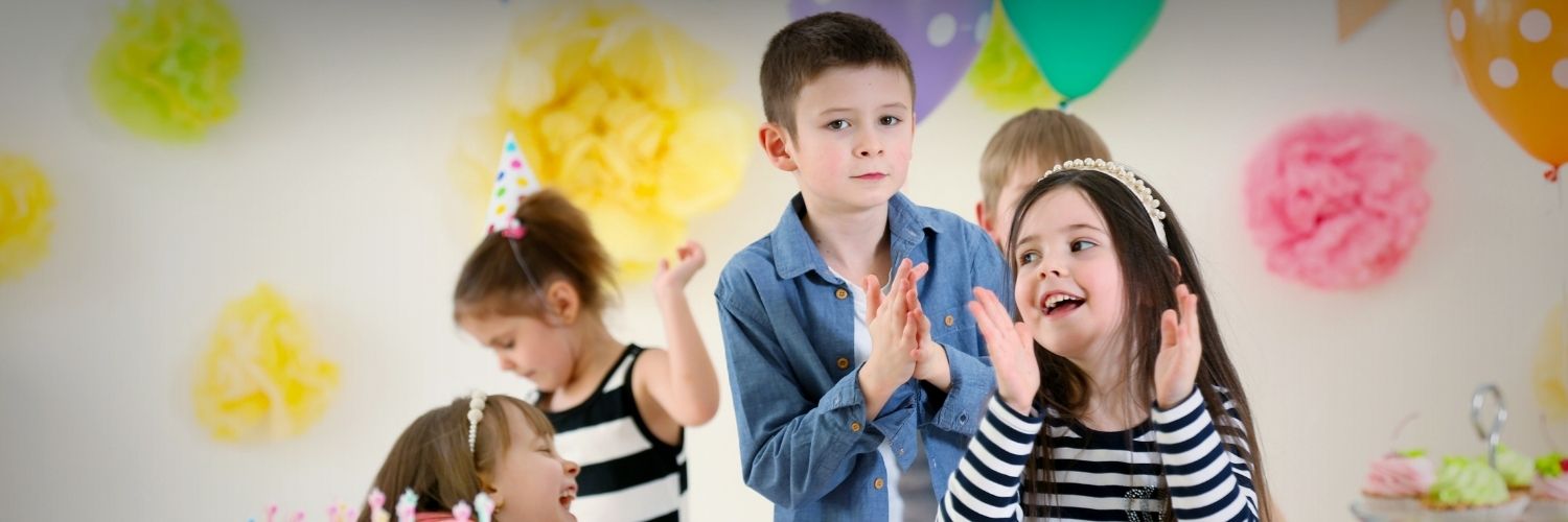 W co ubrać dziecko na wiosenną imprezę? Trendy 2026